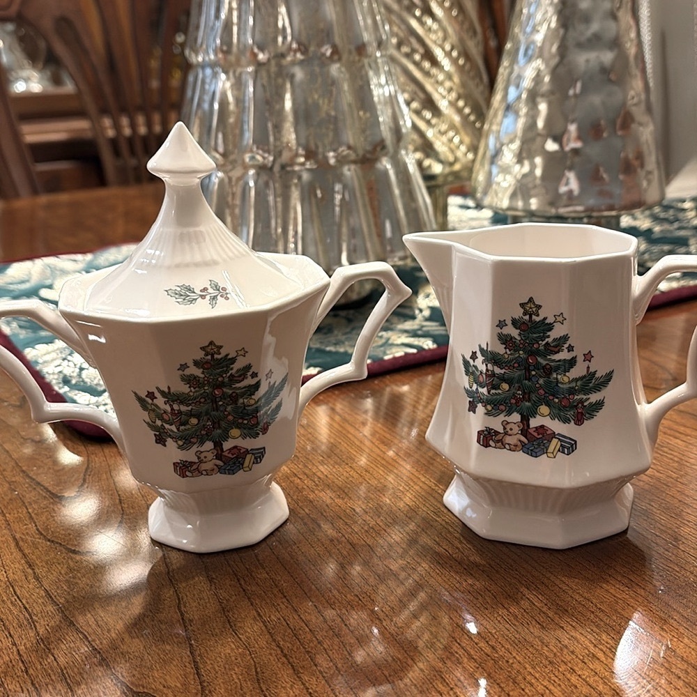 NIKKO Classic collection holiday sugar creamer porcelain set Christmas tree